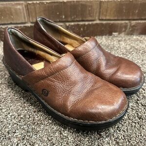 Born Brown Leather Slip-On Clogs Mules Shoes Women's Size 7
